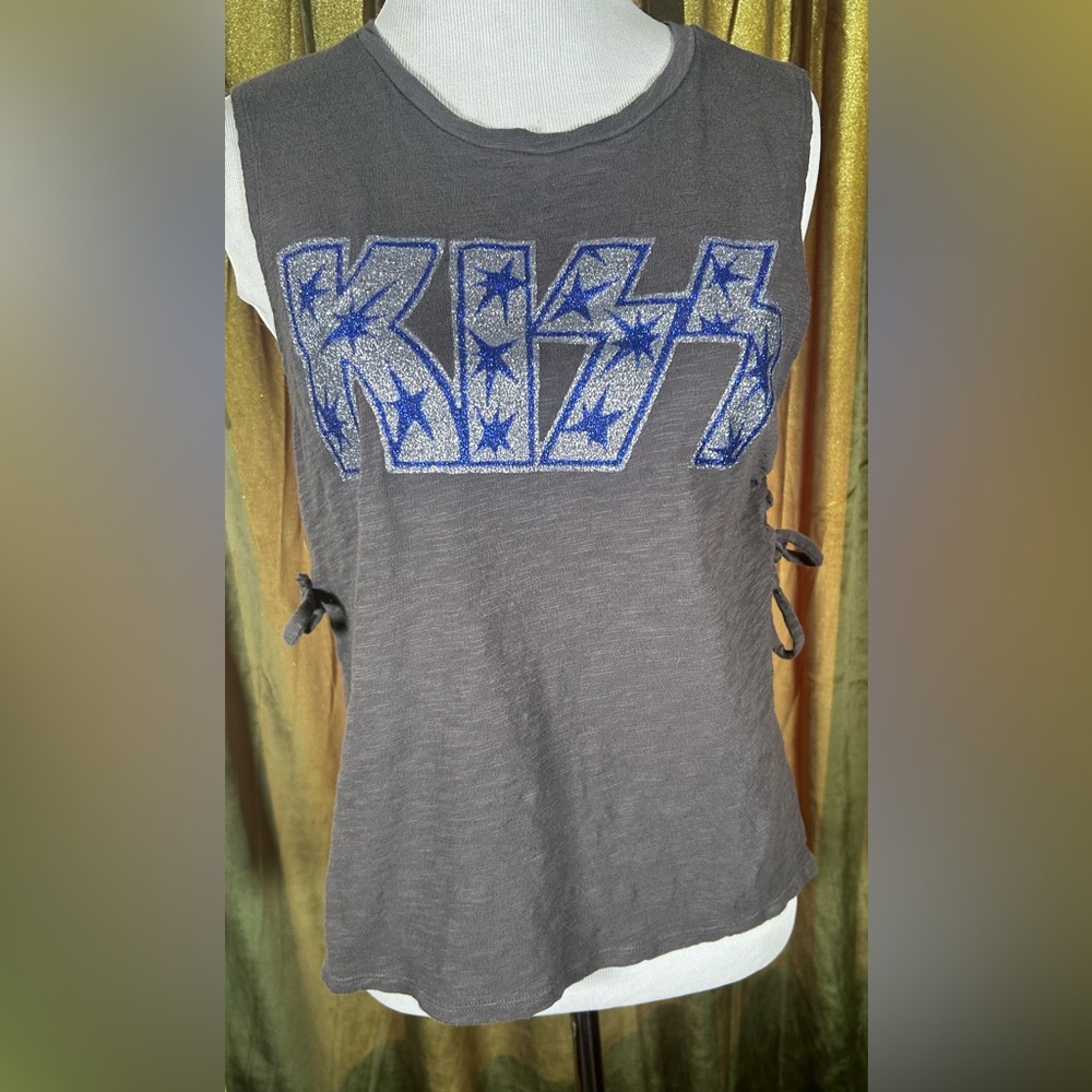 Lucky Brand x KISS Lace-Up Side Muscle Tank - Picture 2 of 5
